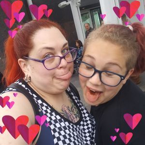 Meet your Posher, Chloe